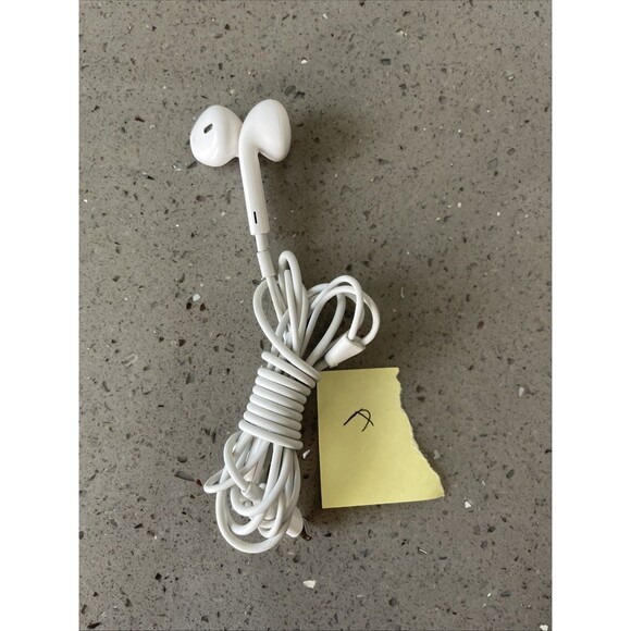 Apple EarPods Lightning Connector In Ear Canal A1748 MWTY3AM/A - Original - Picture 6 of 8